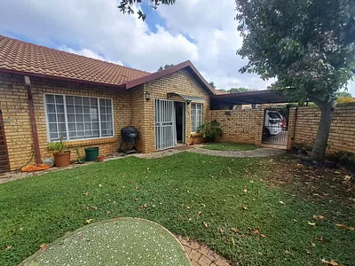 2 Bedroom Townhouse For Sale in Centurion - img