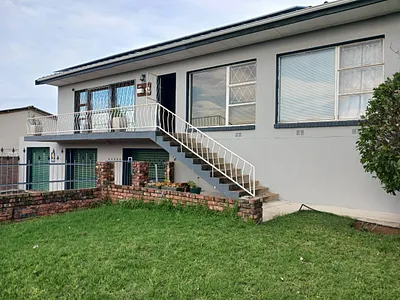 4 Bedroom House For Sale in Uitenhage - xvwm.webp
