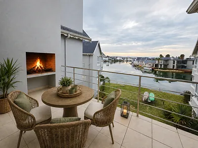2 Bedroom Apartment For Sale in Jeffreys Bay - 4F0z.webp