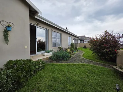 3 Bedroom House For Sale in Jeffreys Bay - img