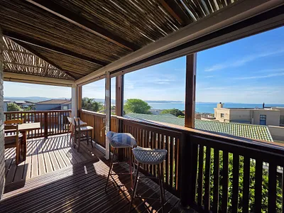 4 Bedroom House For Sale in Jeffreys Bay - img