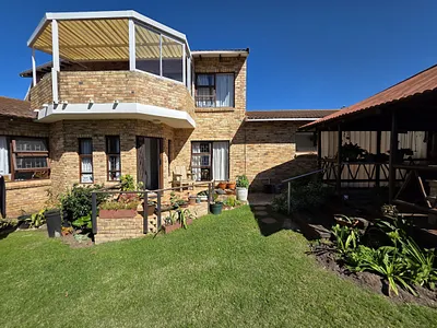 4 Bedroom House For Sale in Jeffreys Bay - img