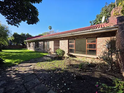 4 Bedroom House For Sale in Humansdorp - Dj3k.webp