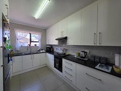 3 Bedroom House For Sale in Jeffreys Bay - pkFi.webp