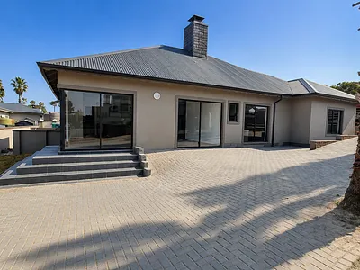 3 Bedroom House For Sale in Jeffreys Bay - Qddf.webp