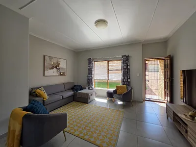 2 Bedroom Townhouse For Sale in Jeffreys Bay - img