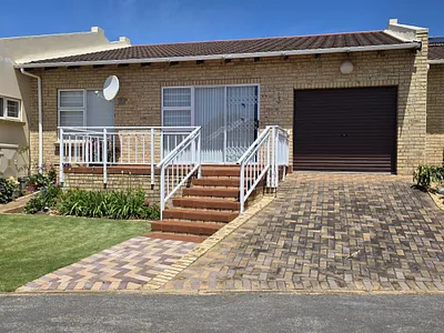 2 Bedroom Townhouse For Sale in Jeffreys Bay - img