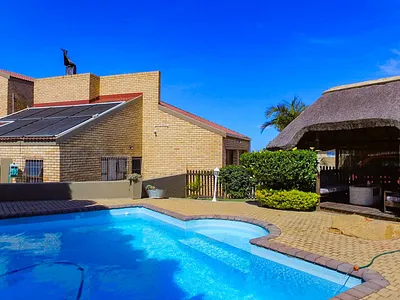 4 Bedroom House For Sale in Jeffreys Bay - sihA.webp