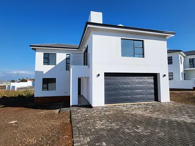 3 Bedroom Townhouse For Sale in Jeffreys Bay - ChJX.webp