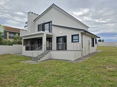3 Bedroom House For Sale in Jeffreys Bay - 4vqK.webp