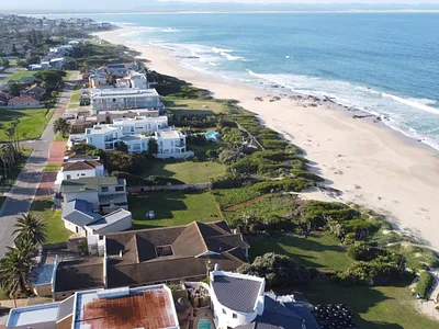 5 Bedroom Apartment For Sale in Jeffreys Bay - E9Vk.webp