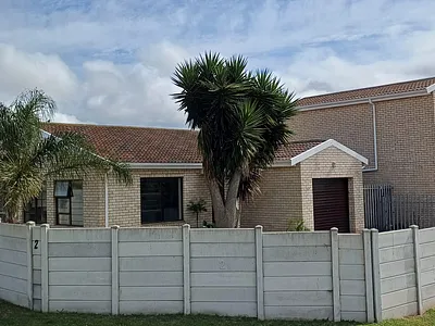 2 Bedroom House For Sale in Jeffreys Bay - 37mc.webp
