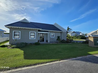 3 Bedroom House For Sale in Jeffreys Bay - kpDO.webp
