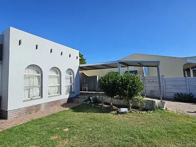 2 Bedroom House For Sale in Jeffreys Bay - 4R5q.webp
