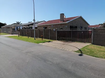 2 Bedroom House For Sale in Jeffreys Bay - qBhC.webp