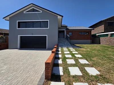3 Bedroom House For Sale in Jeffreys Bay - x2S0.webp