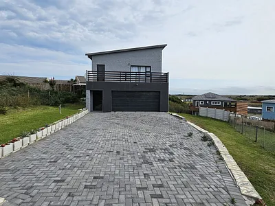 3 Bedroom House For Sale in Jeffreys Bay - EqQd.webp