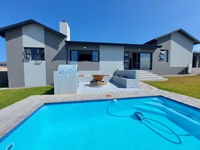 3 Bedroom House For Sale in Jeffreys Bay - Vw5B.webp