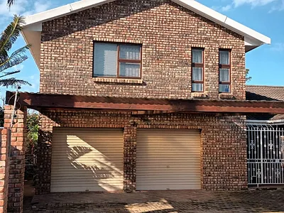 4 Bedroom House For Sale in Jeffreys Bay - yWtd.webp