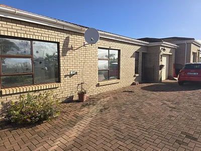 2 Bedroom Townhouse For Sale in Jeffreys Bay - img