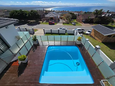 4 Bedroom House For Sale in Jeffreys Bay - I7u0.webp