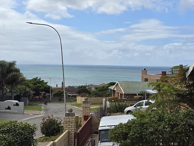 3 Bedroom House For Sale in Jeffreys Bay - AQRf.webp