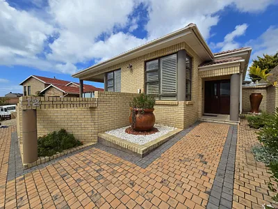 3 Bedroom House For Sale in Jeffreys Bay - XbKp.webp