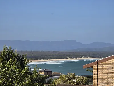 3 Bedroom House For Sale in Jeffreys Bay - LJjX.webp