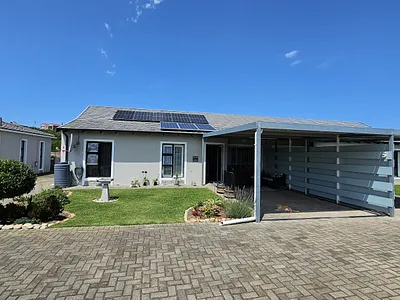 3 Bedroom Townhouse For Sale in Jeffreys Bay - bV8B.webp