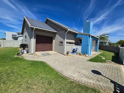 2 Bedroom House For Sale in Jeffreys Bay - Pe82.webp