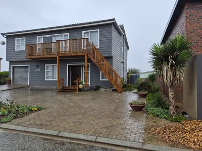 4 Bedroom House For Sale in Wilderness - img