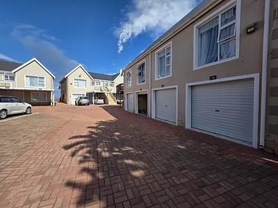 2 Bedroom Apartment For Sale in Jeffreys Bay - M1wn.webp
