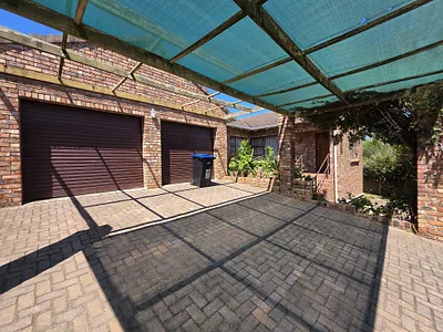 3 Bedroom House For Sale in Jeffreys Bay - m81n.webp