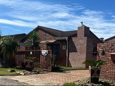 5 Bedroom House For Sale in Jeffreys Bay - img