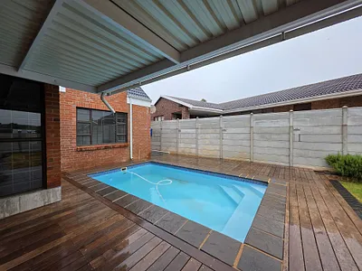 4 Bedroom House For Sale in Jeffreys Bay - img