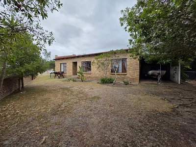 2 Bedroom House For Sale in Jeffreys Bay - img