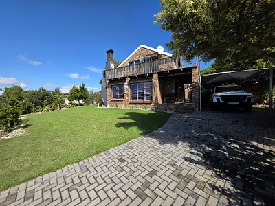 3 Bedroom House For Sale in Jeffreys Bay - A1Ul.webp