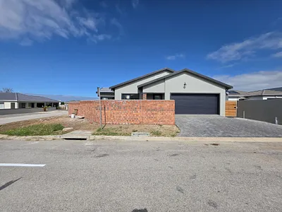 3 Bedroom House For Sale in Jeffreys Bay - img
