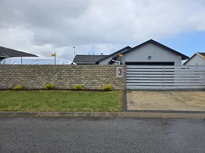 3 Bedroom House For Sale in Jeffreys Bay - img