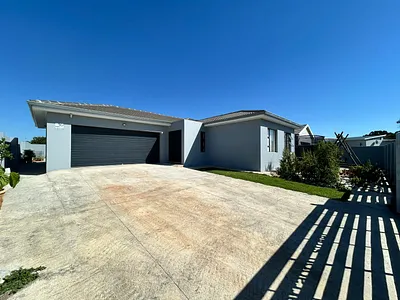 3 Bedroom House For Sale in Jeffreys Bay - img