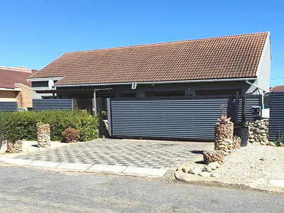 3 Bedroom House For Sale in Jeffreys Bay - Lbja.webp
