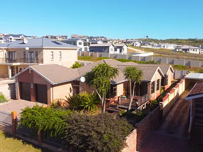 2 Bedroom House For Sale in Jeffreys Bay - 16va.webp
