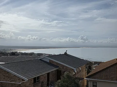 4 Bedroom House For Sale in Jeffreys Bay - Bhym.webp