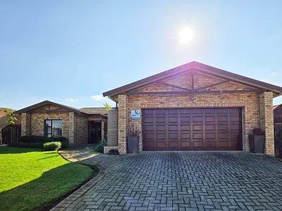 3 Bedroom House For Sale in Jeffreys Bay - uEMi.webp