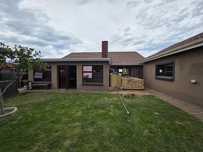 2 Bedroom House For Sale in Jeffreys Bay - lklr.webp