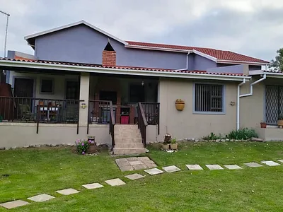 3 Bedroom House For Sale in Jeffreys Bay - QCuv.webp