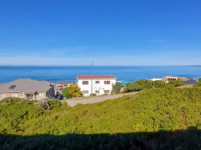 5 Bedroom House For Sale in Mossel Bay - nG6f.webp