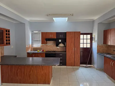 3 Bedroom House To Rent in Nelspruit - LJSl.webp