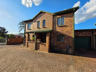 2 Bedroom Apartment For Sale in Nelspruit - rQ4k.webp