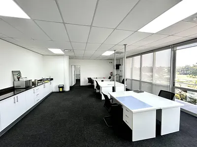 Commercial Property To Rent in Umhlanga - img